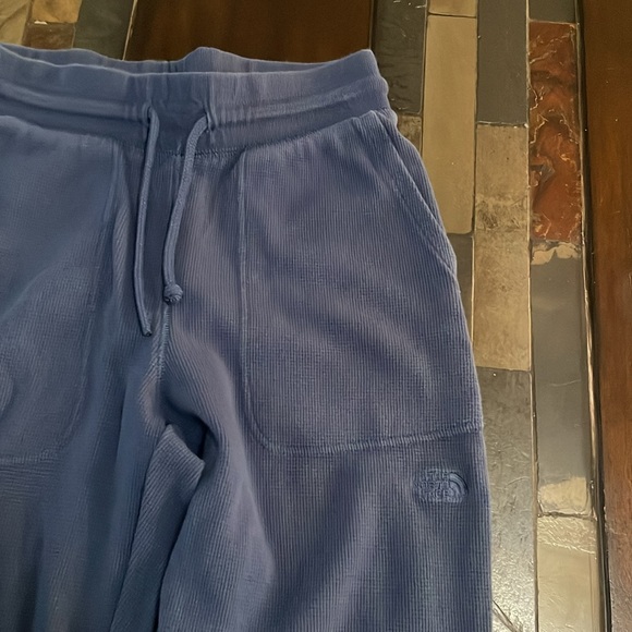 Bottom - Picture 2 of 4